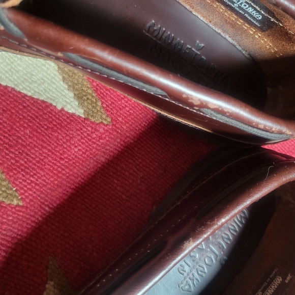 Minnetonka Moccasin Leather Loafers - Picture 8 of 11